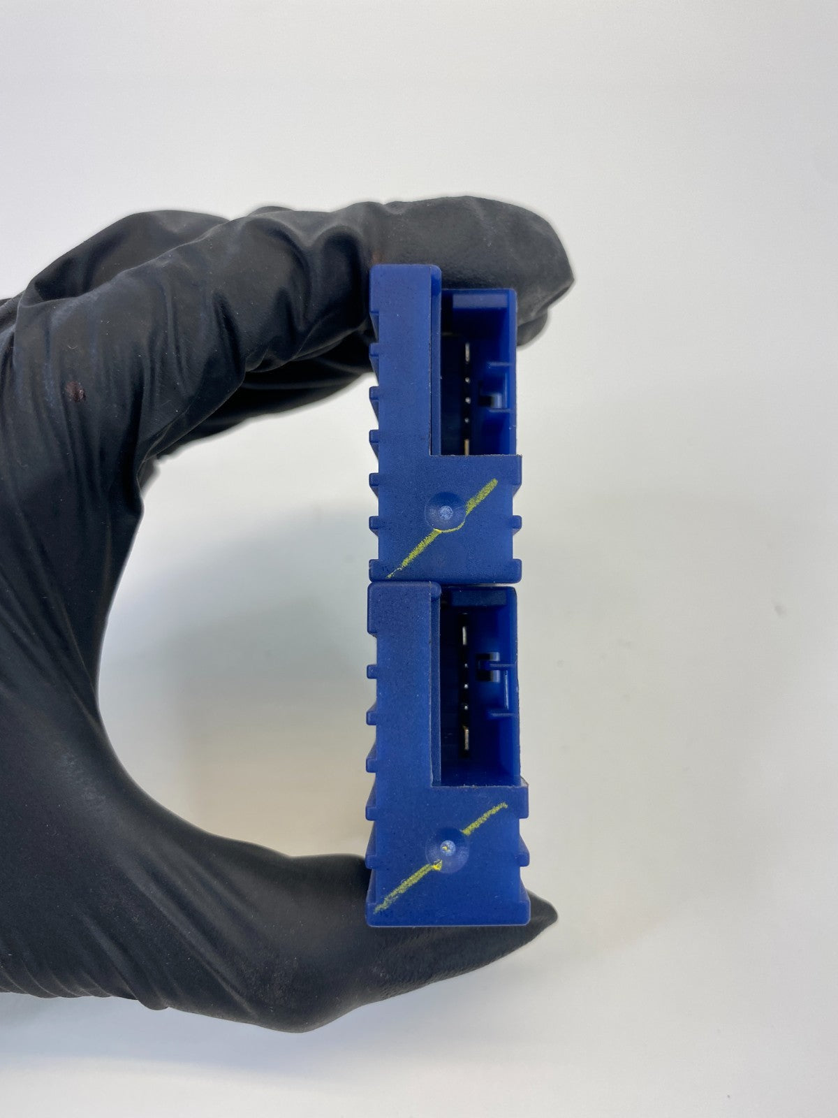 03-09 Range Rover Center Console Left & Right Rear Seat Heater Control Switch