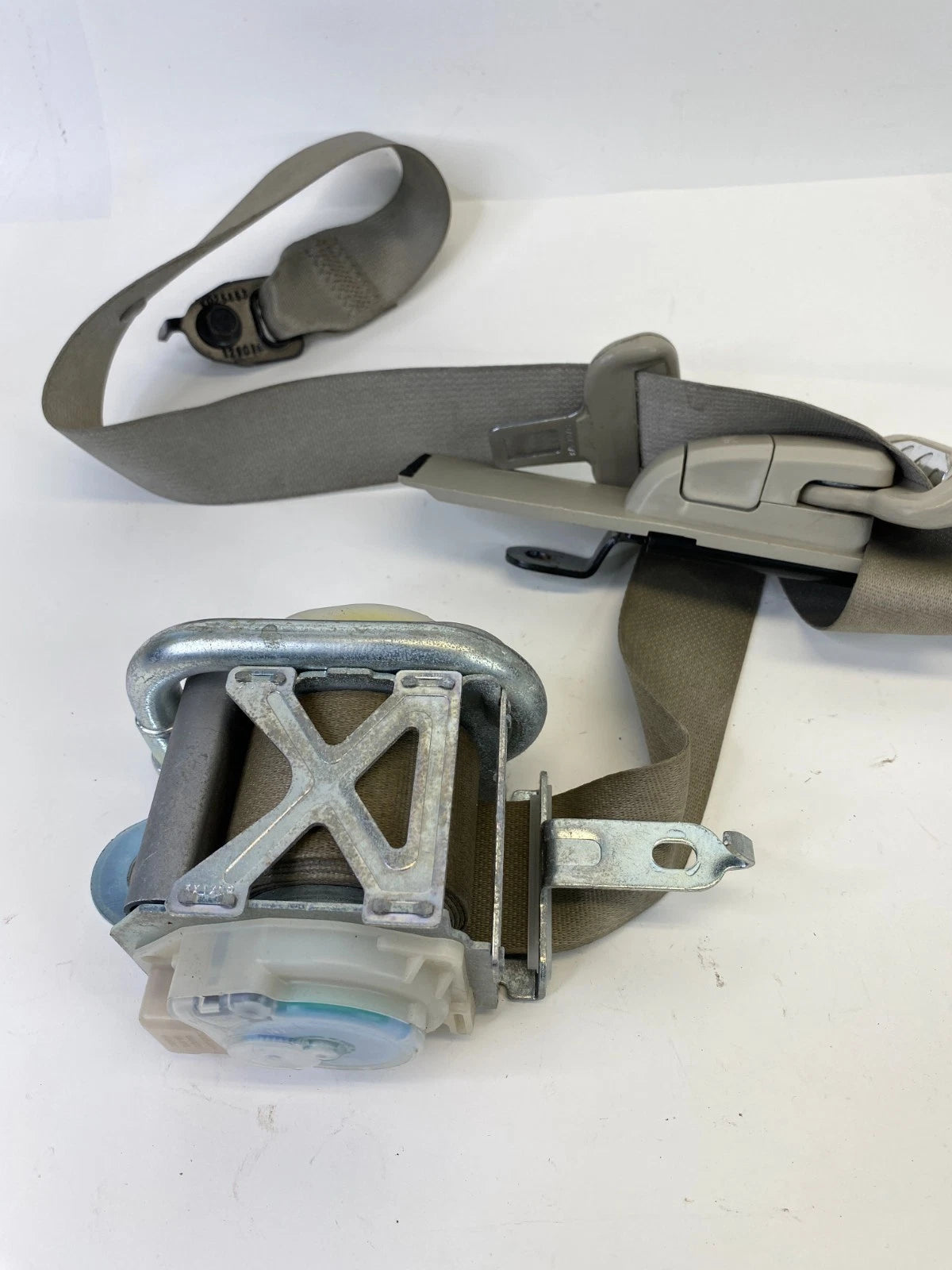 2011 2012 FORD FUSION MKT MILAN FRONT RIGHT SIDE SEAT BELT RETRACTOR W/ ADJUSTER