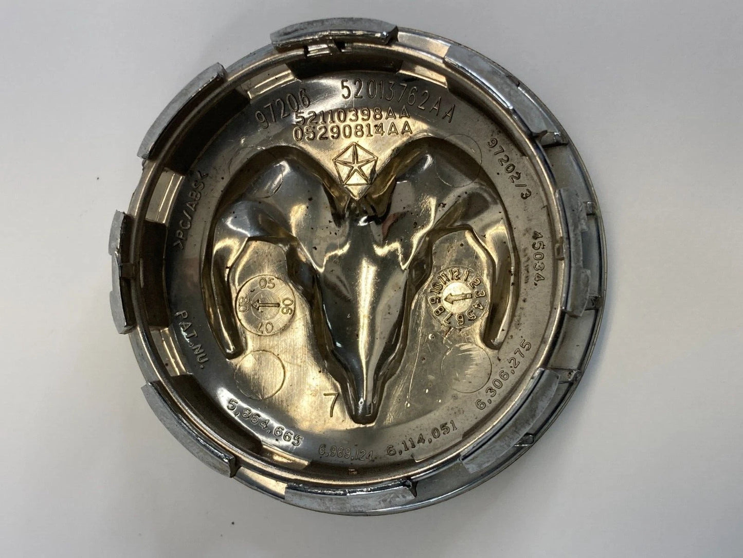 2007-2012 DODGE CALIBER WHEEL HUBCAP CENTER CAP HUB CAP ASSY 52110398AA OEM