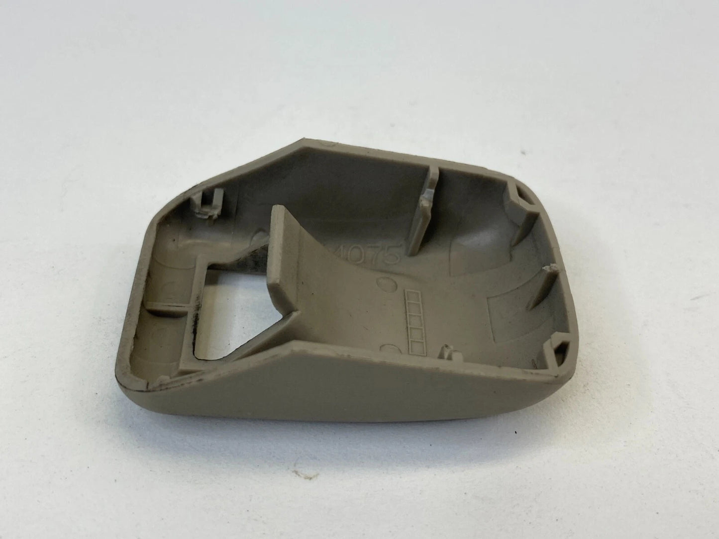 1998 99 00 01 2002 TOYOTA COROLLA REAR SEAT CHILD ANCHOR CLIP COVER TRIM OEM