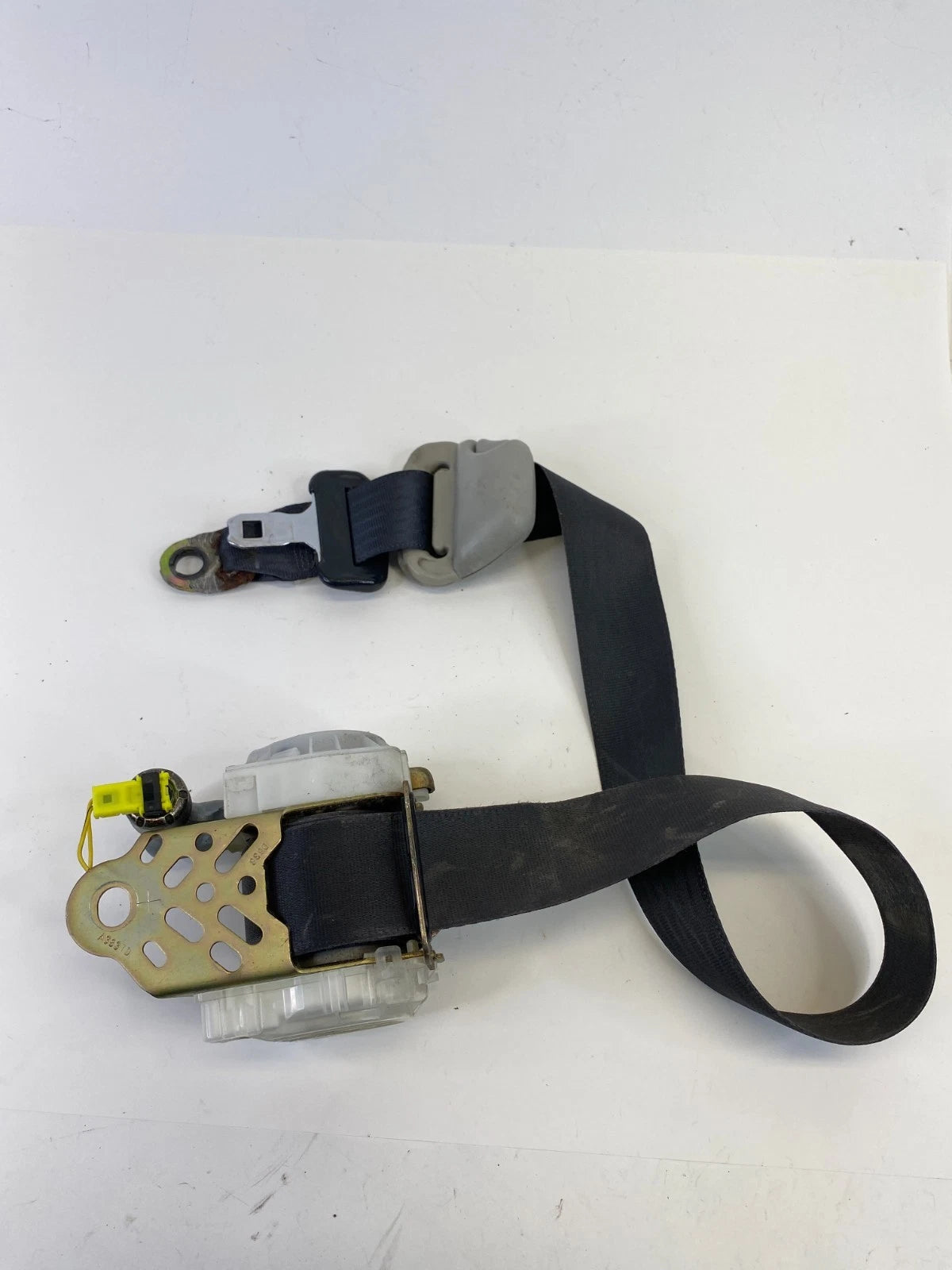 04 05 06 07 08 Pontiac Vibe Front Left Driver Side Seat Belt Retractor OEM