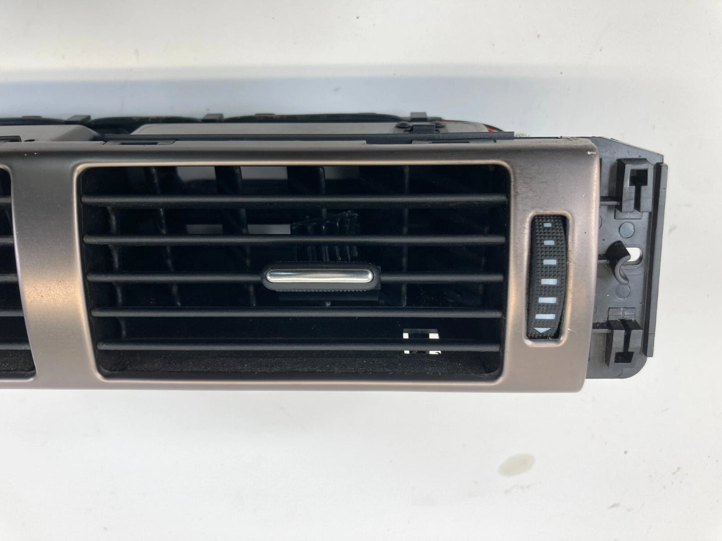 1998-2001 AUDI A6 A6 QUATTRO CENTER DASH A/C AIR VENT OUTLET GRILLE 4B1-820-951