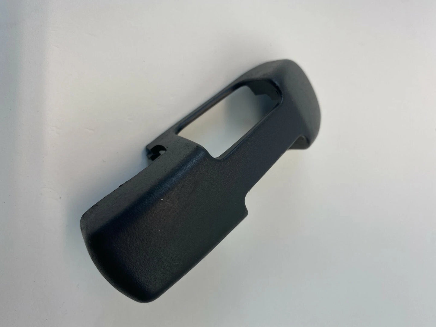 08-12 FORD ESCAPE SEAT BELT UPPER SLIDE HANDLE BUTTON BOLT TRIM COVER 6057049B