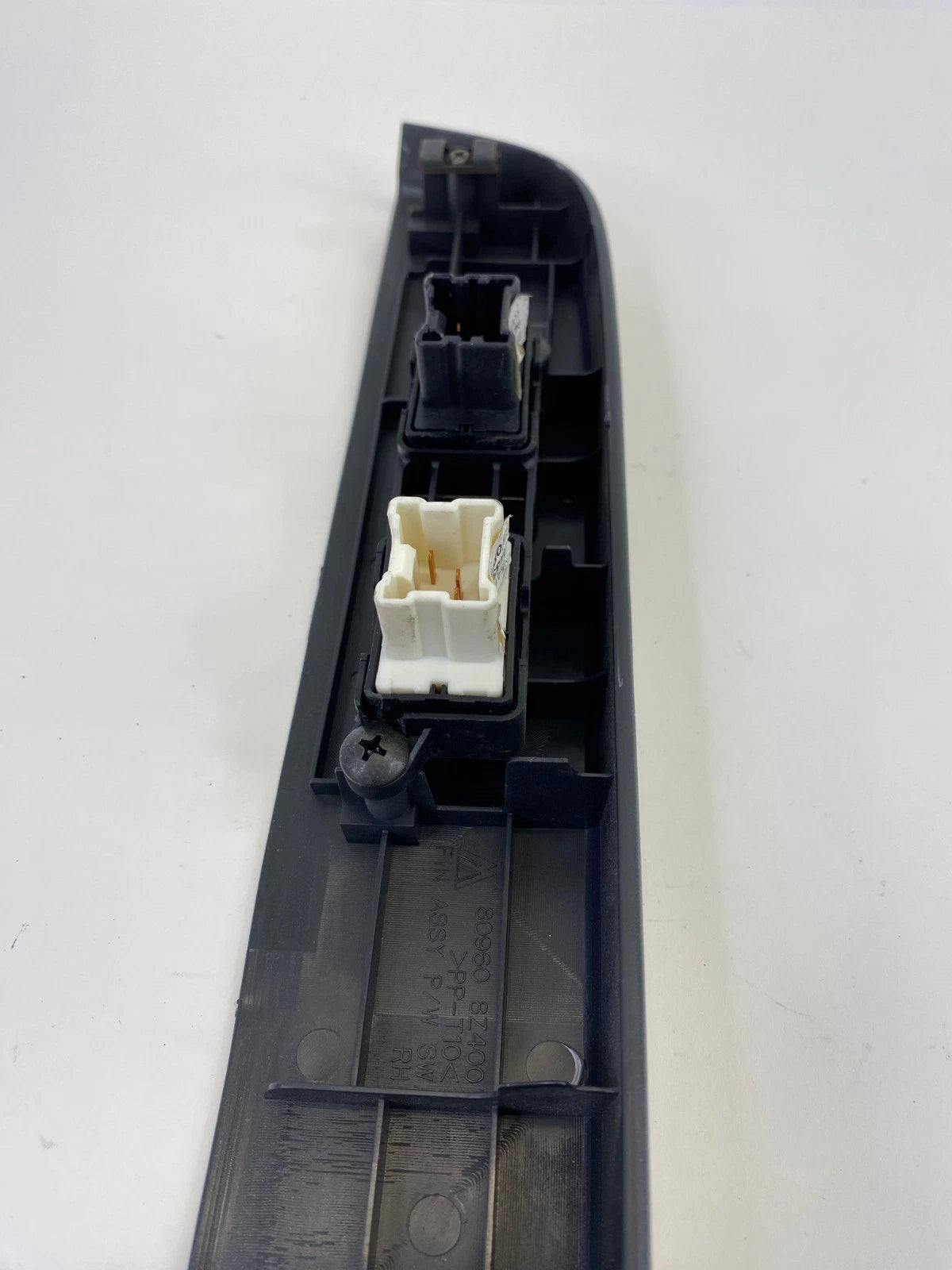 2000-2004 NISSAN XTERRA FRONT RIGHT WINDOW CONTROL SWITCH W/ BEZEL OEM