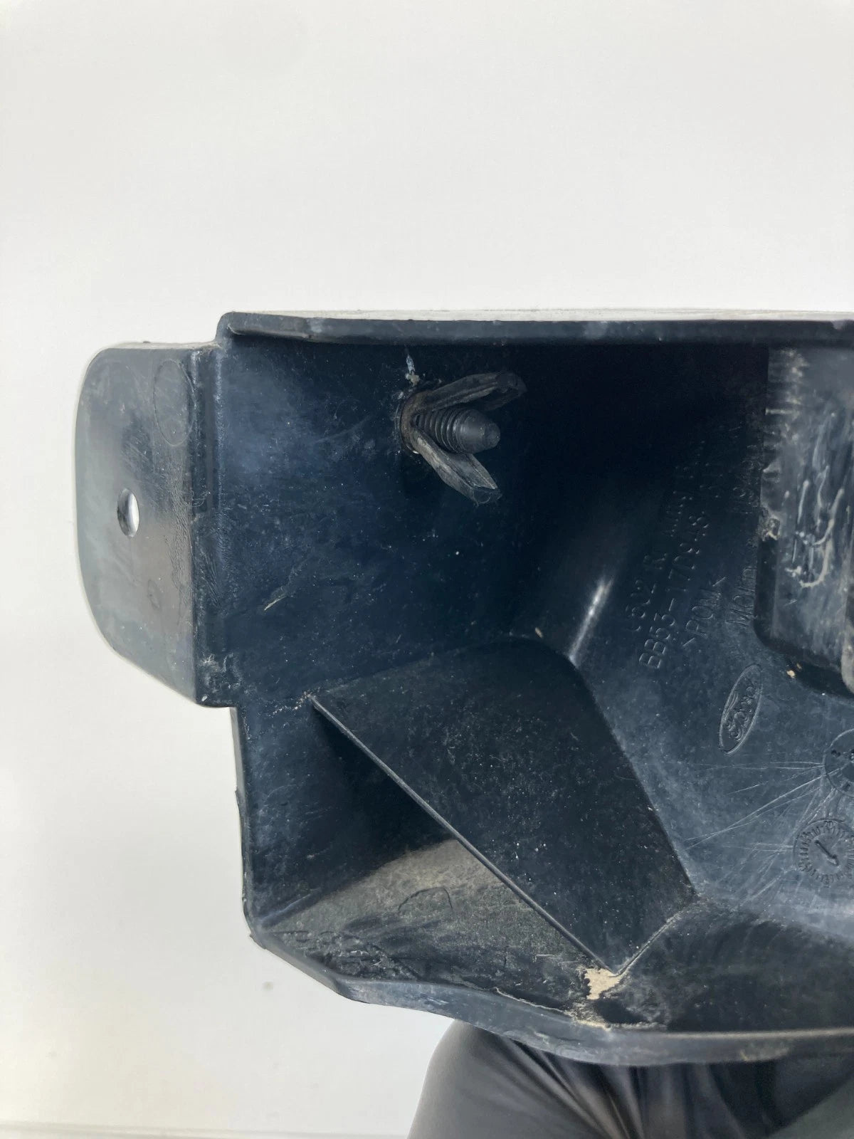 11-15 FORD EXPLORER POLICE INTERCEPTOR UTILITY REAR RIGHT BUMPER BRACKET MOUNT