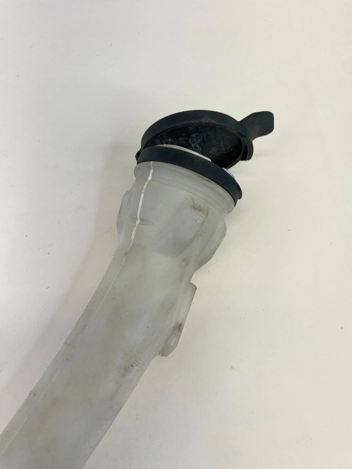 2010-2016 Buick LaCrosse Windshield Washer Fluid Reservoir Filler Tube 13315610