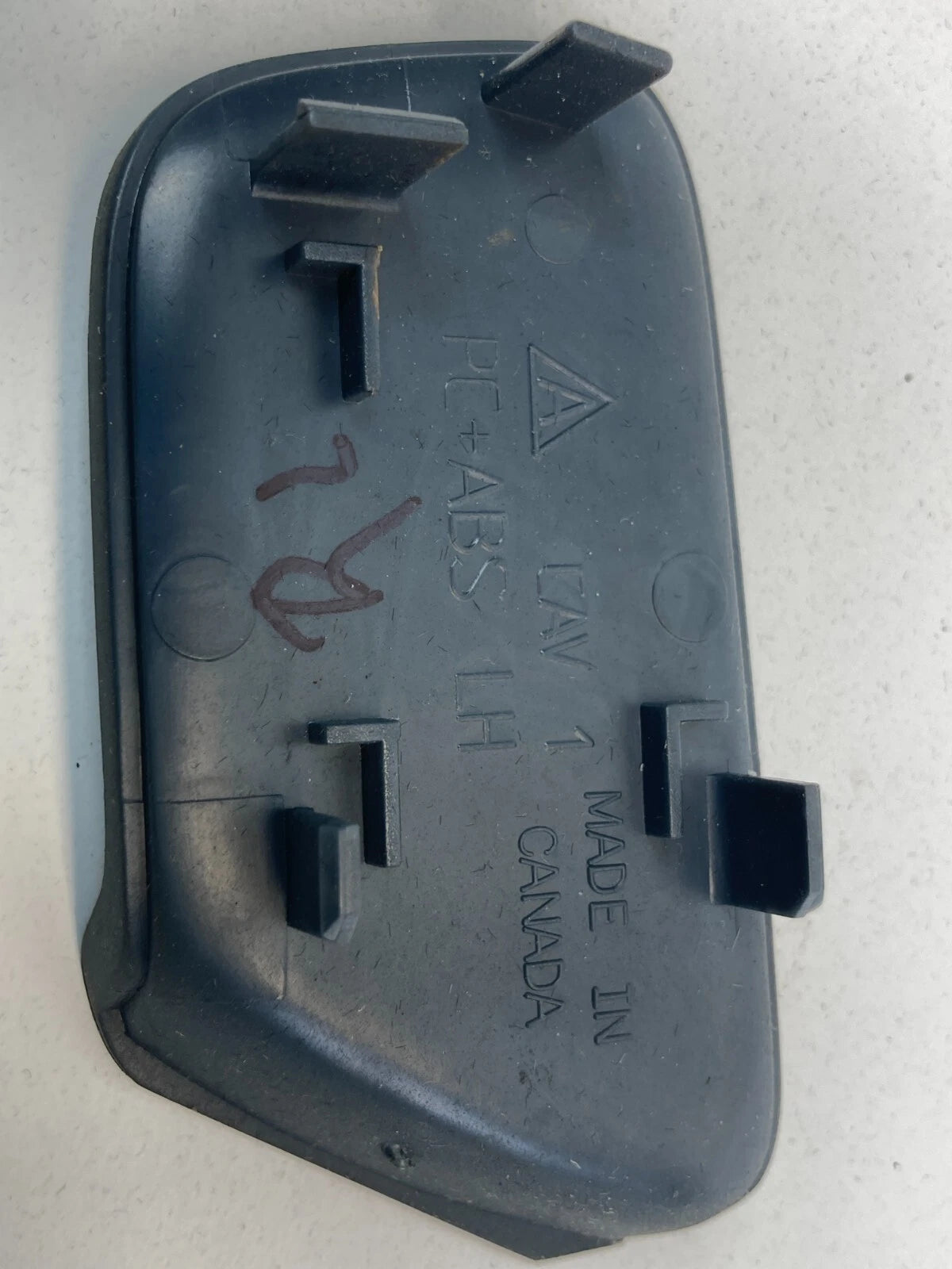 2006-2011 CADILLAC DTS REAR LEFT SIDE DOOR INTERIOR INNER HANDLE BOLT CAP COVER