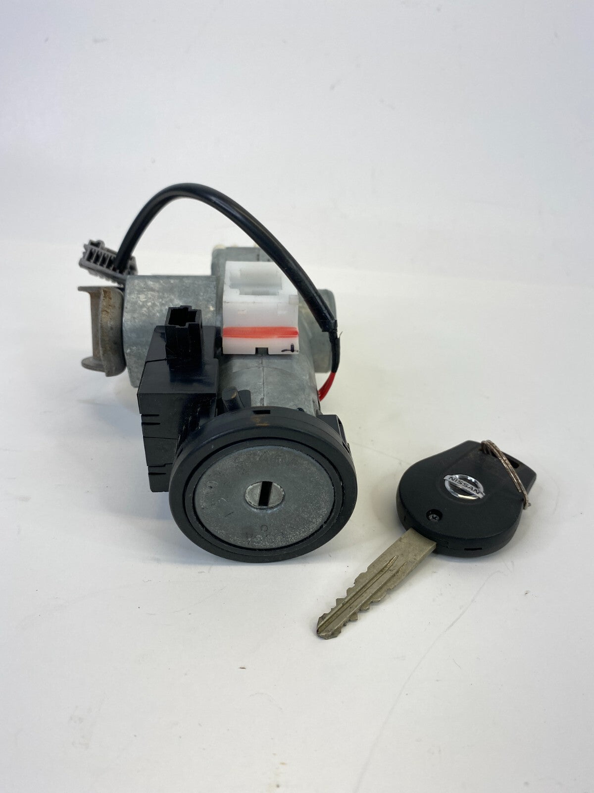 13-19 Nissan Sentra 10-12 Versa Ignition Switch Lock Cylinder & Key 21669775-7