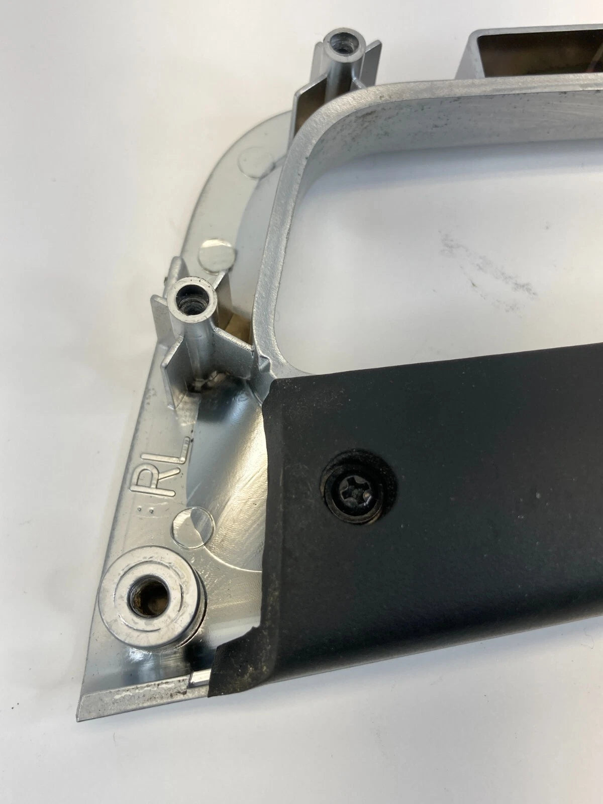 12-15 CHEVROLET CAPTIVA SPORT REAR LEFT SIDE INNER DOOR PULL HANDLE TRIM BEZEL