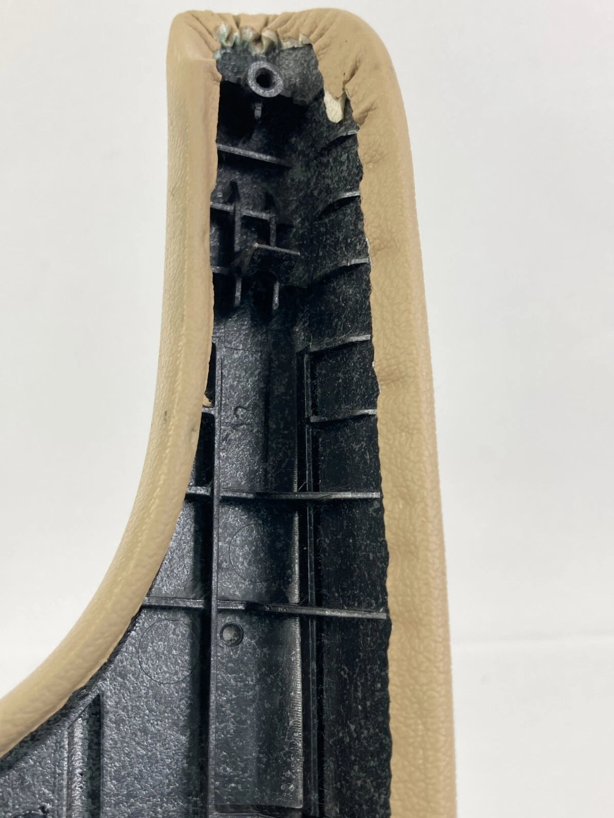 2011-2014 HYUNDAI SONATA DOOR ARMREST REAR RIGHT PASSENGER SIDE OEM D1432-3S050