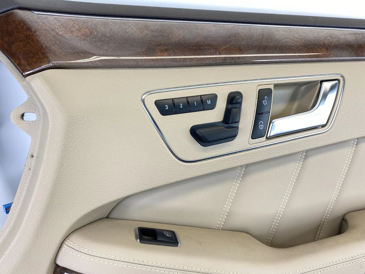 2006-2016 MERCEDES-BENZ E350 FRONT RIGHT SIDE INTERIOR DOOR PANEL W/ SWITCHES