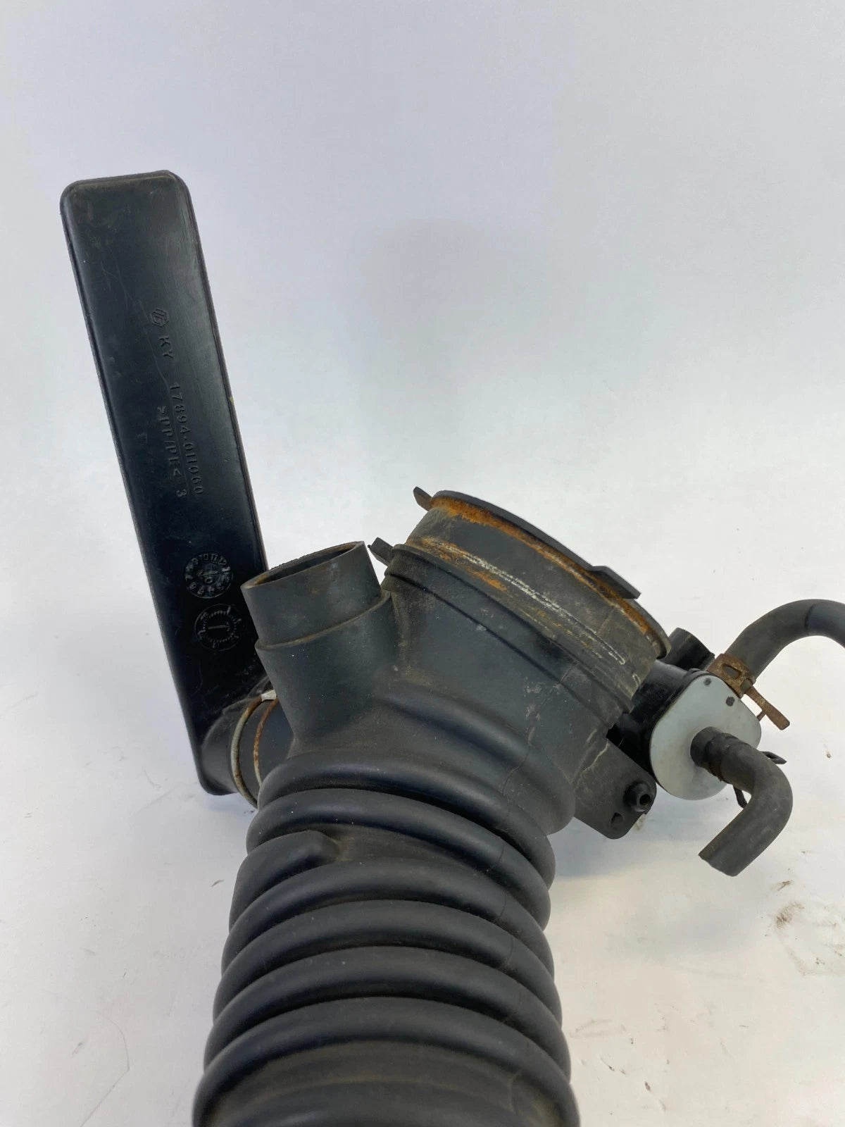 07-11 TOYOTA CAMRY 2.4L AIR CLEANER INTAKE HOSE TUBE RESONATOR OEM 178800H090