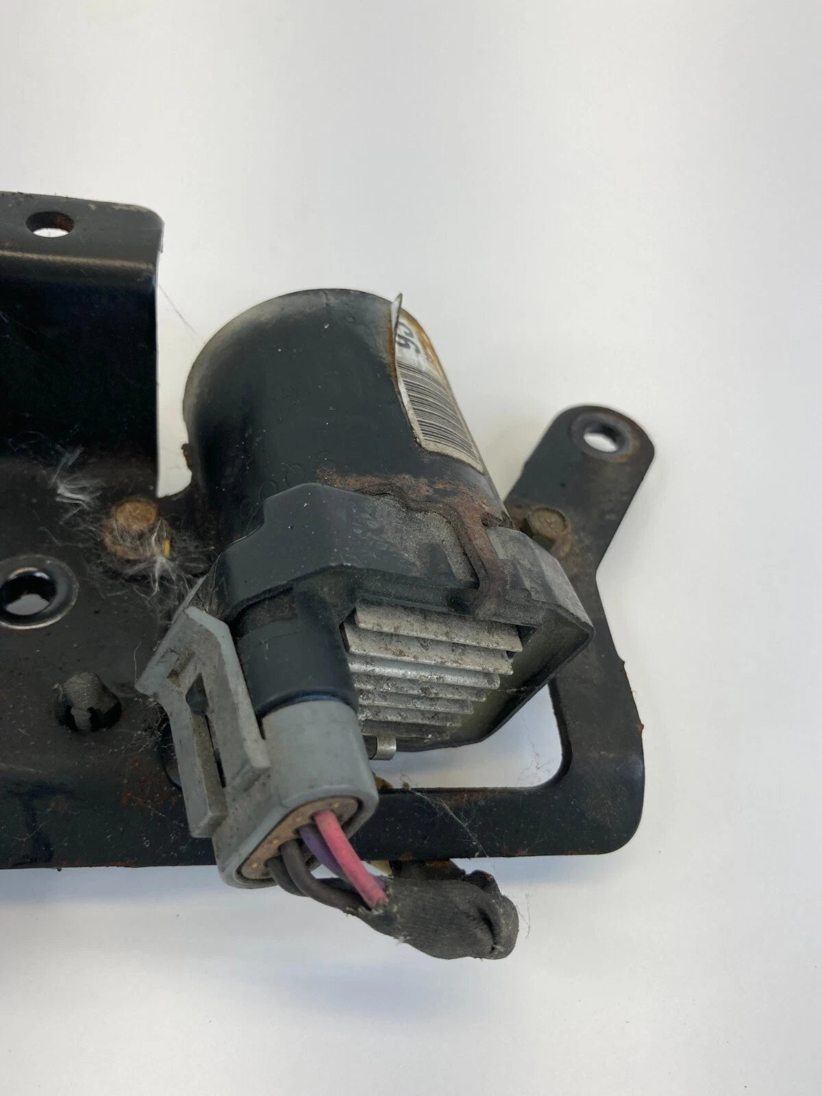 00-06 CHEVY TAHOE GMC YUKON RIGHT ENGINE IGNITION COIL IGNITER PACK BRACKET SET