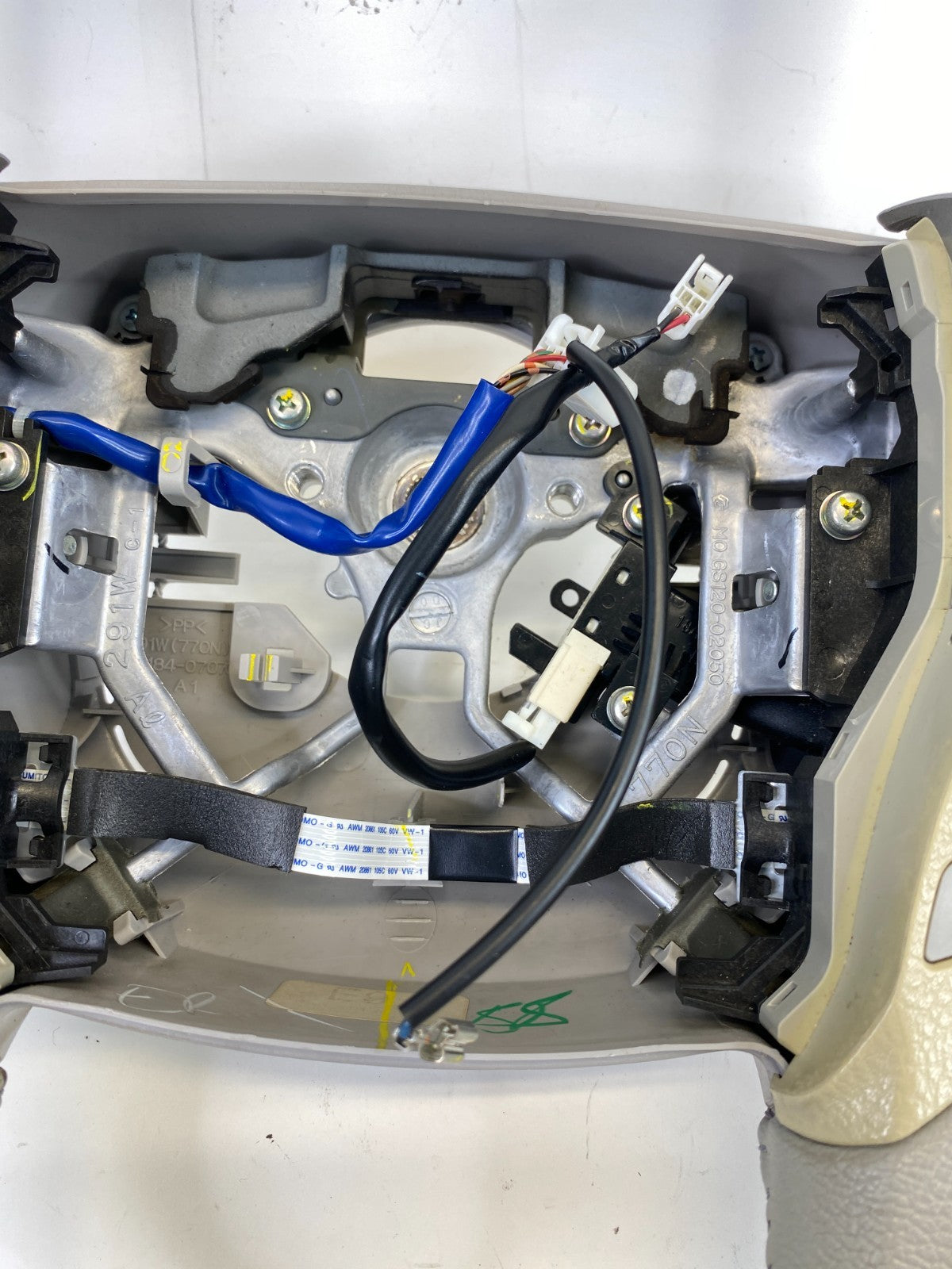 2011 2012 Toyota Avalon Left Side Steering Wheel W/ Cruise & Radio Control OEM