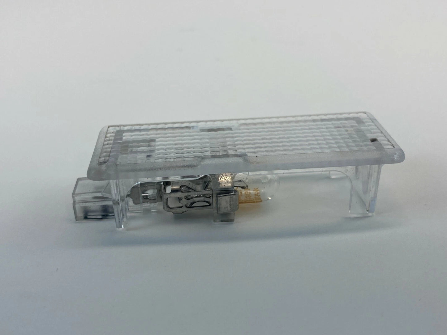 04 05 BMW 545I 04-07 525I FRONT RIGHT INTERIOR DOOR LIGHT COURTESY LAMP 6961999