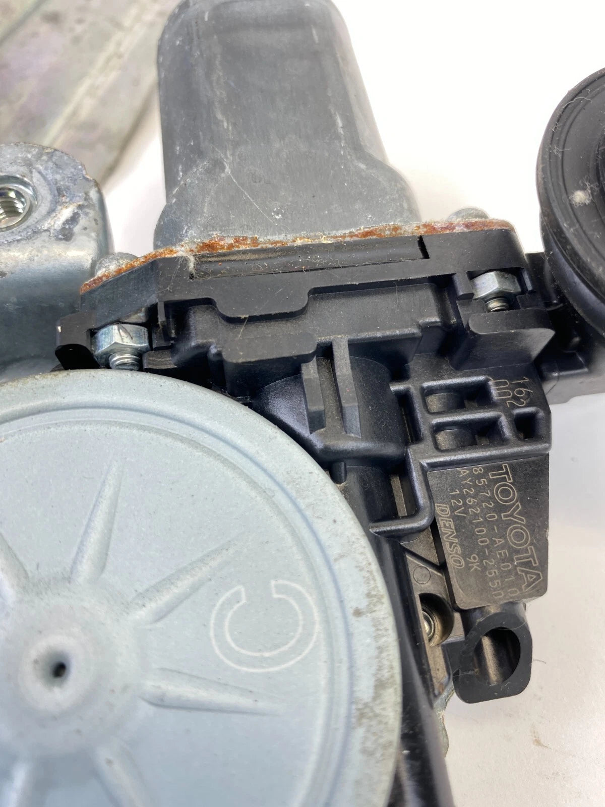 09-19 TOYOTA COROLLA REAR RIGHT SIDE DOOR WINDOW MOTOR REGULATOR 85720AE010 OEM