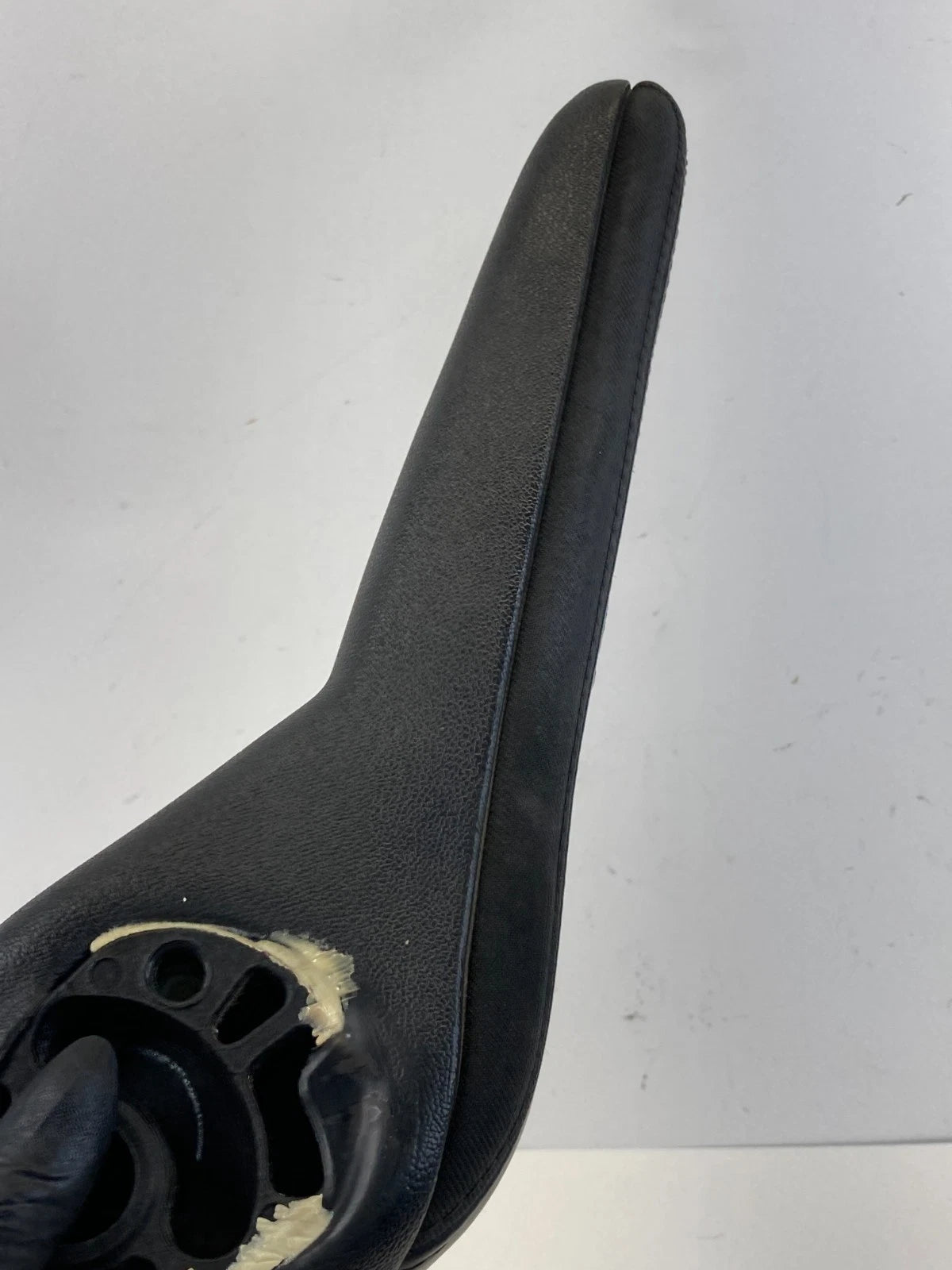 2011-2016 CHRYSLER TOWN & COUNTRY FRONT LEFT SEAT ARMREST ARM REST OUTER OEM