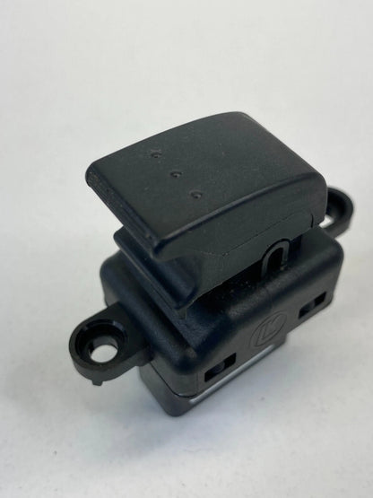 04-09 MAZDA 3 MAZDA3 REAR LEFT SIDE DOOR WINDOW CONTROL SWITCH BUTTON B32H66370