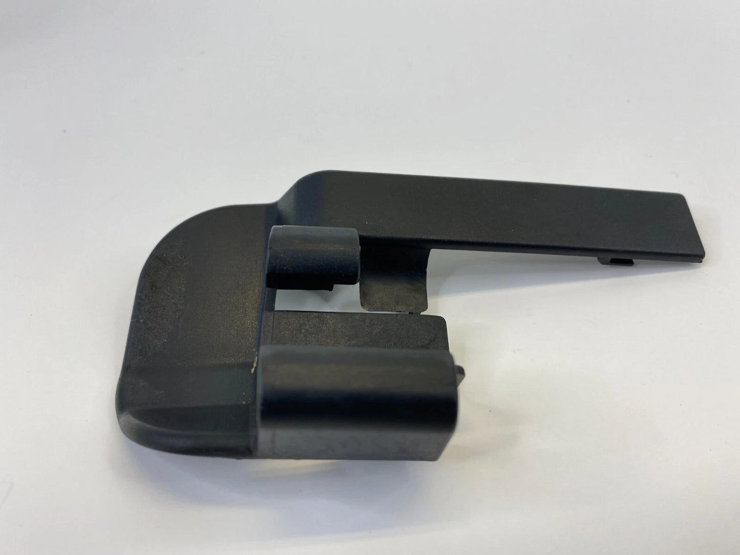 04-07 BMW 530I FRONT RIGHT SEAT TRACK INNER RAIL COVER TRIM CAP 52107007700 OEM