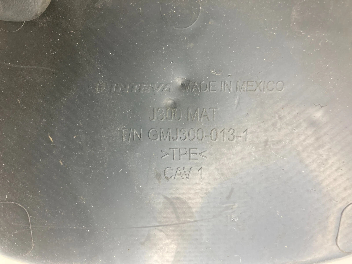 11-14 CHEVROLET CRUZE DASH STORAGE HOLDER MAT RUBBER LINER GMJ300-013-1 OEM