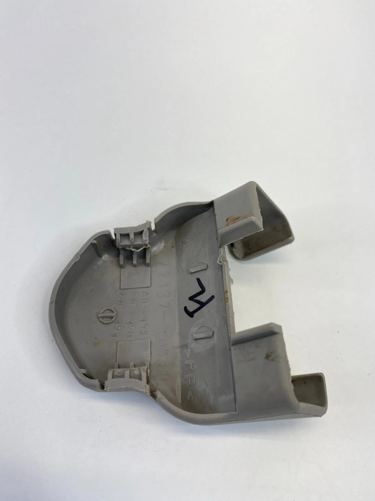 1998-2005 LEXUS GS300 FRONT LEFT DRIVER SIDE TRACK END CAP COVER 72137-30110 OEM