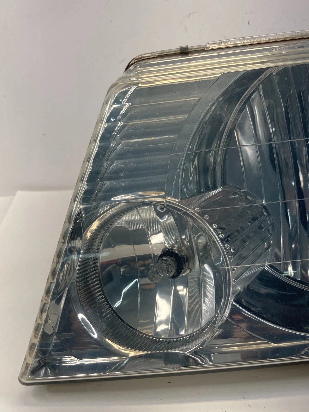 2002-2005 FORD EXPLORER FRONT LEFT DRIVER SIDE HEADLIGHT HEAD LIGHT LAMP OEM