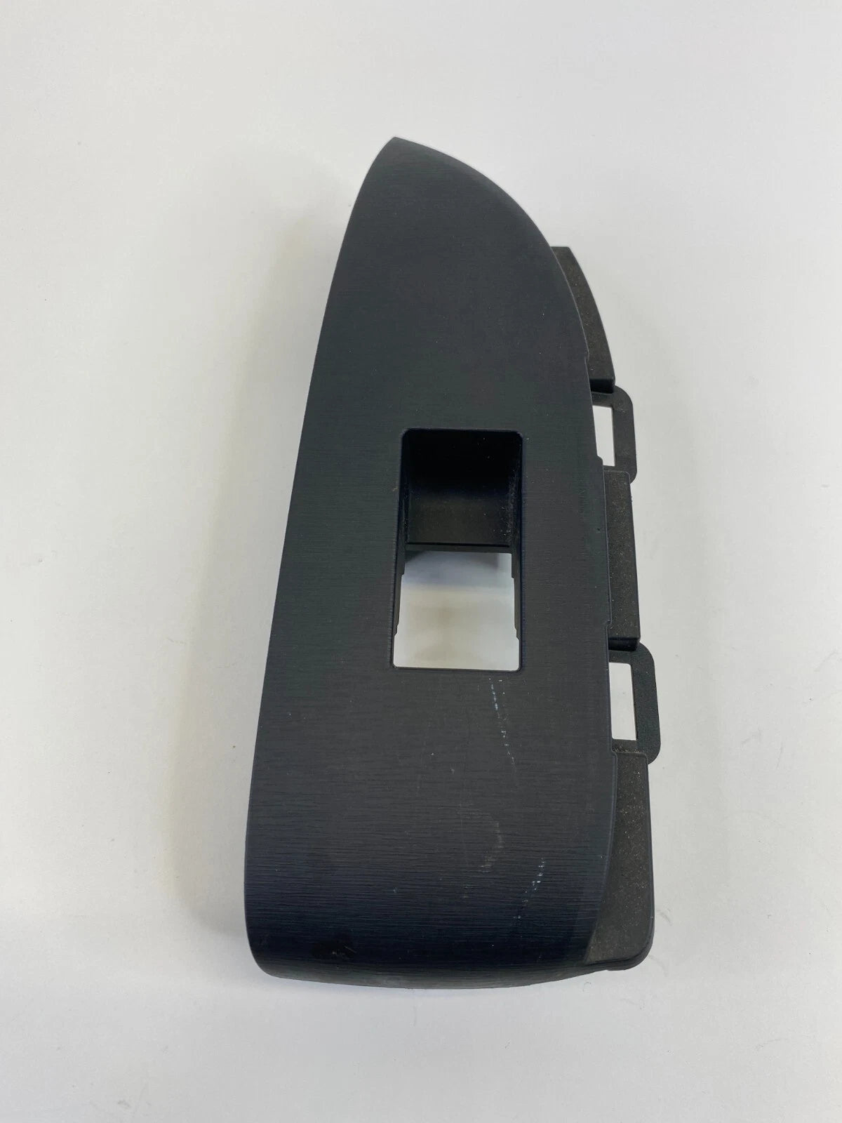 10-15 TOYOTA PRIUS REAR LEFT SIDE DOOR WINDOW CONTROL SWITCH BEZEL 74272-47060