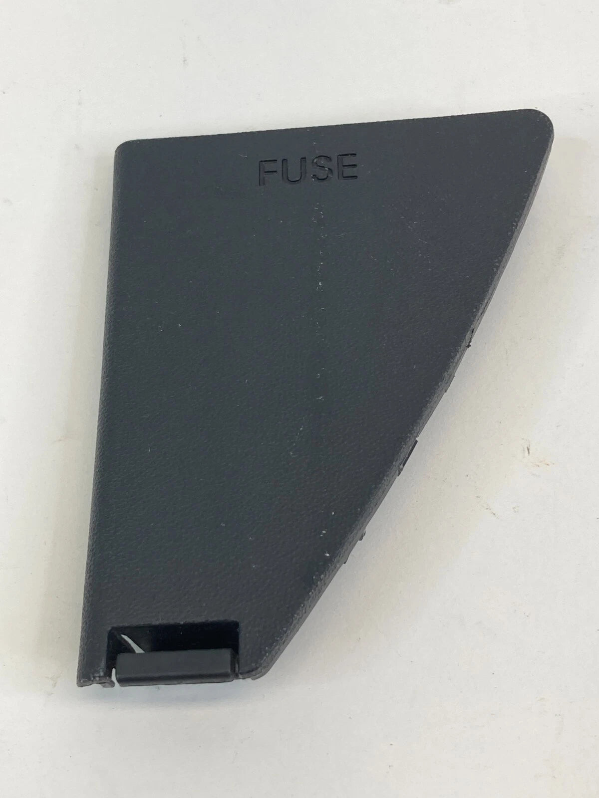 2010-2013 KIA SOUL LEFT SIDE DASH FUSE RELAY BOX COVER CAP LID TRIM 2K847-65130