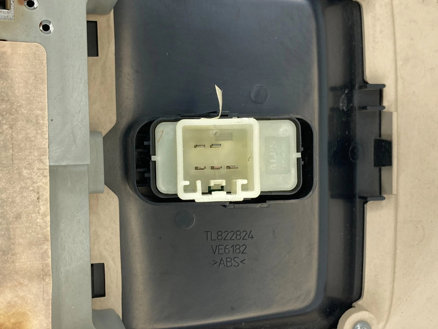 2002-2005 FORD EXPLORER SUV ROOF OVERHEAD CONSOLE DOME MAP LIGHT LAMP TL822824