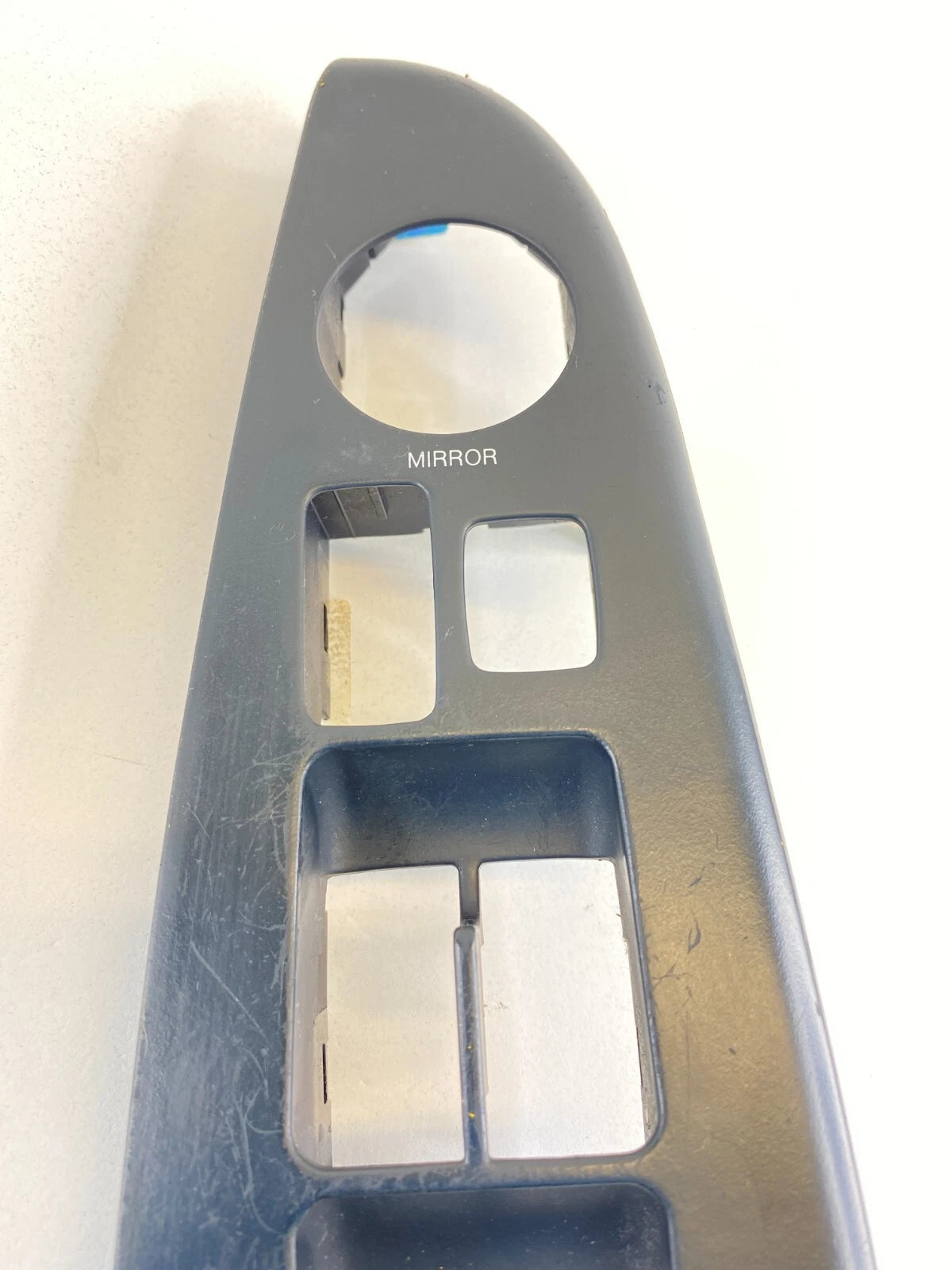 07-10 HYUNDAI ELANTRA SEDAN FRONT LEFT DOOR WINDOW SWITCH BEZEL 93570-2H010 OEM