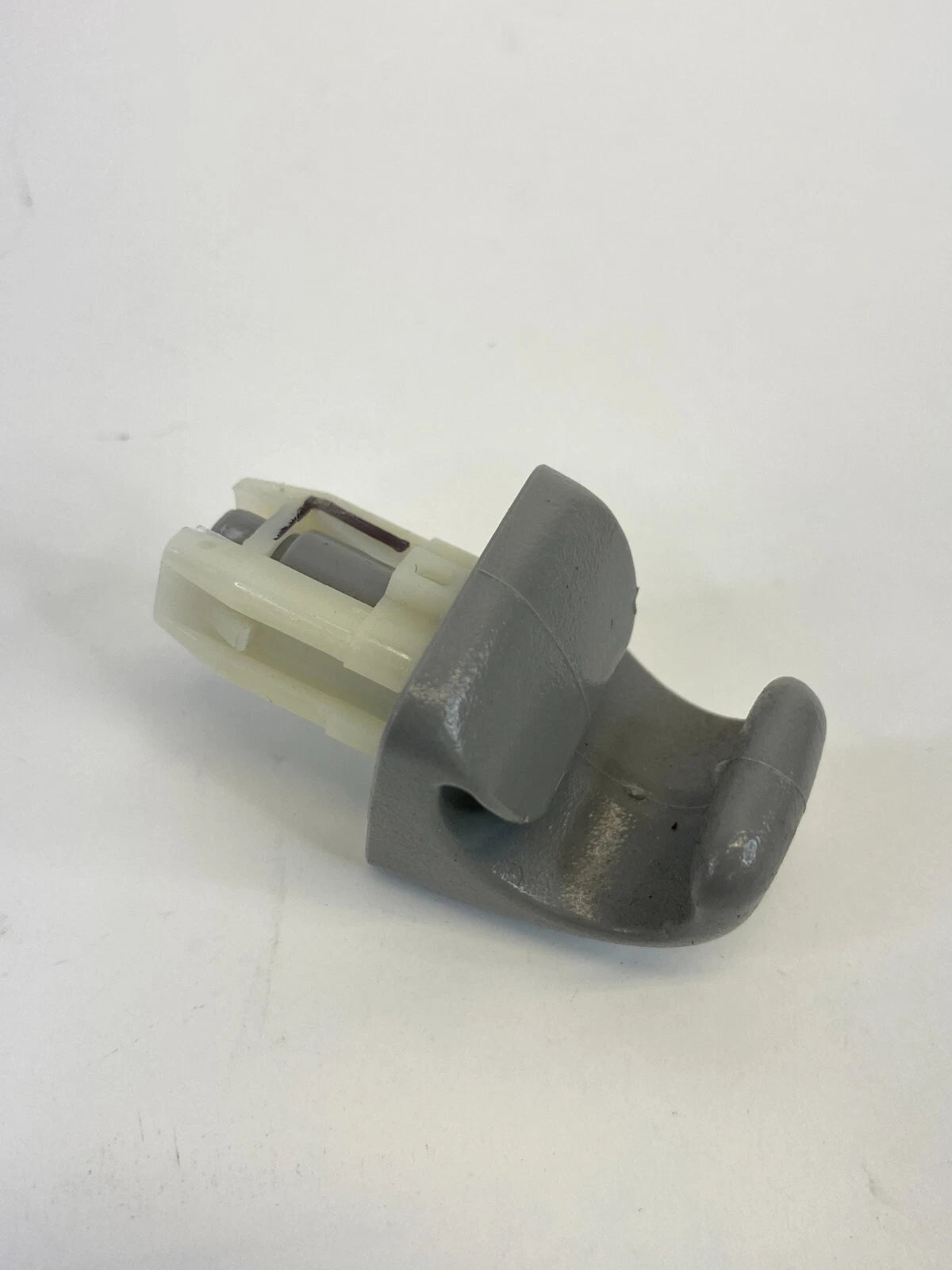 2009-2012 TOYOTA RAV4 SUNVISOR RETAINER HOLDER CLIP SUN VISOR HOOK OEM