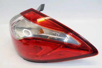 2017-2019 CHEVROLET CRUZE HATCHBACK RIGHT OUTER QUARTER TAILLIGHT LAMP 39124812