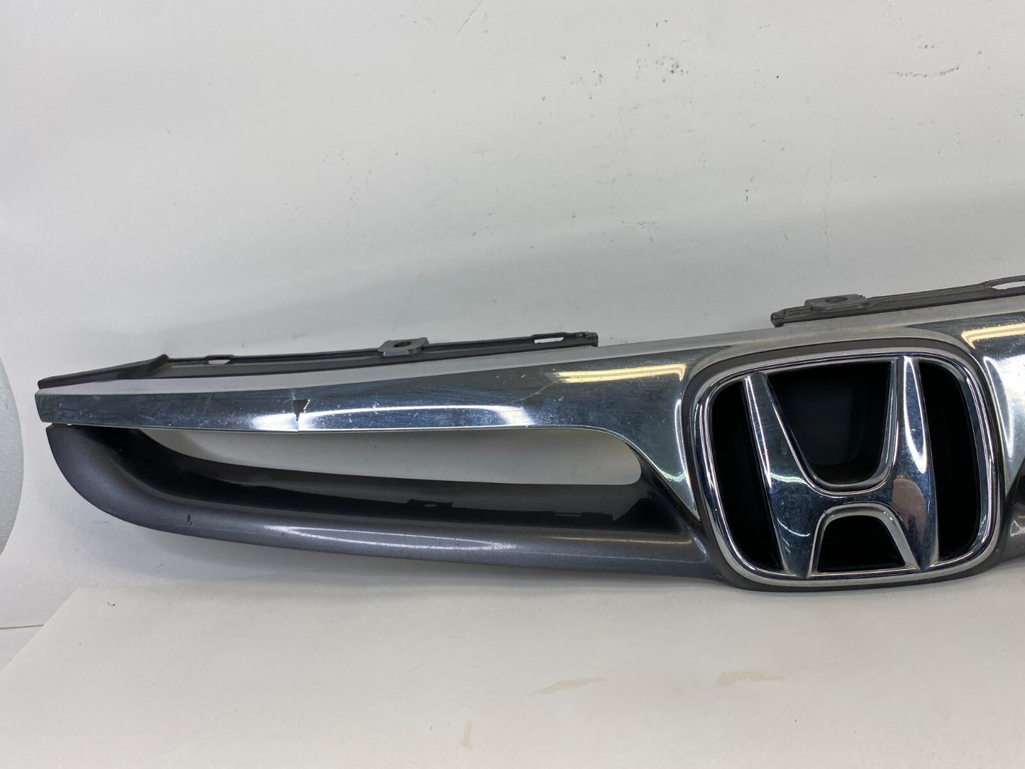 2003-2005 Honda Accord Front Upper Bumper Grill Grille W/ Emblem 71120-SDA OEM