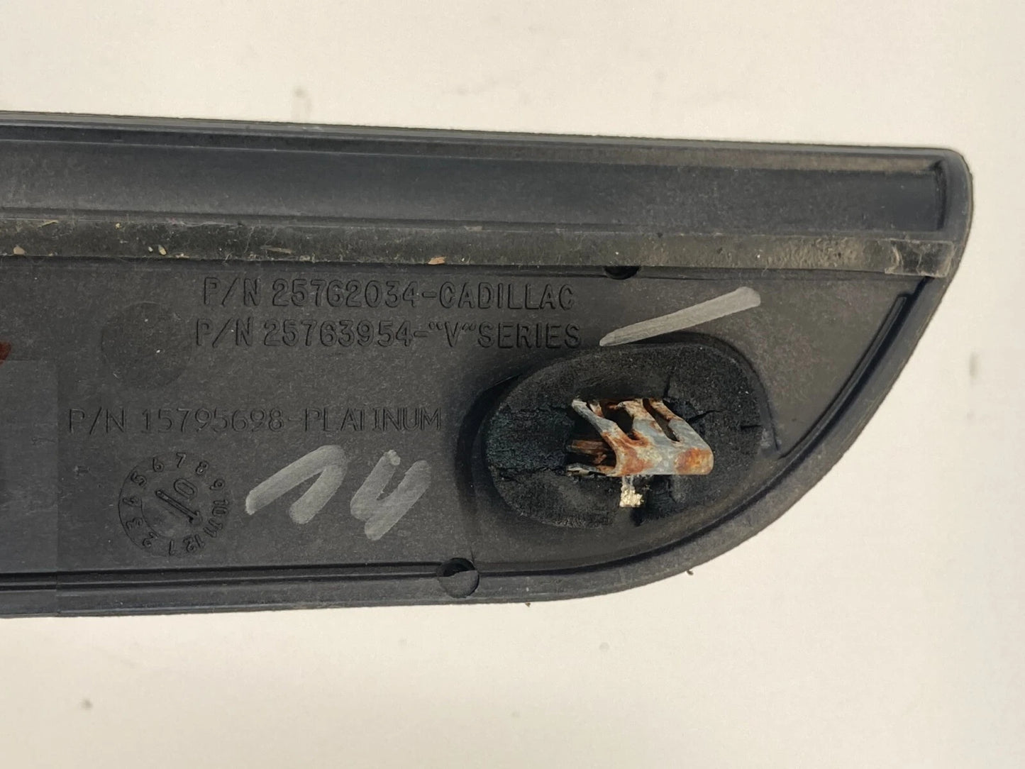 2005-2011 CADILLAC STS REAR RIGHT SIDE DOOR SILL SCUFF STEP PLATE TRIM 25762034