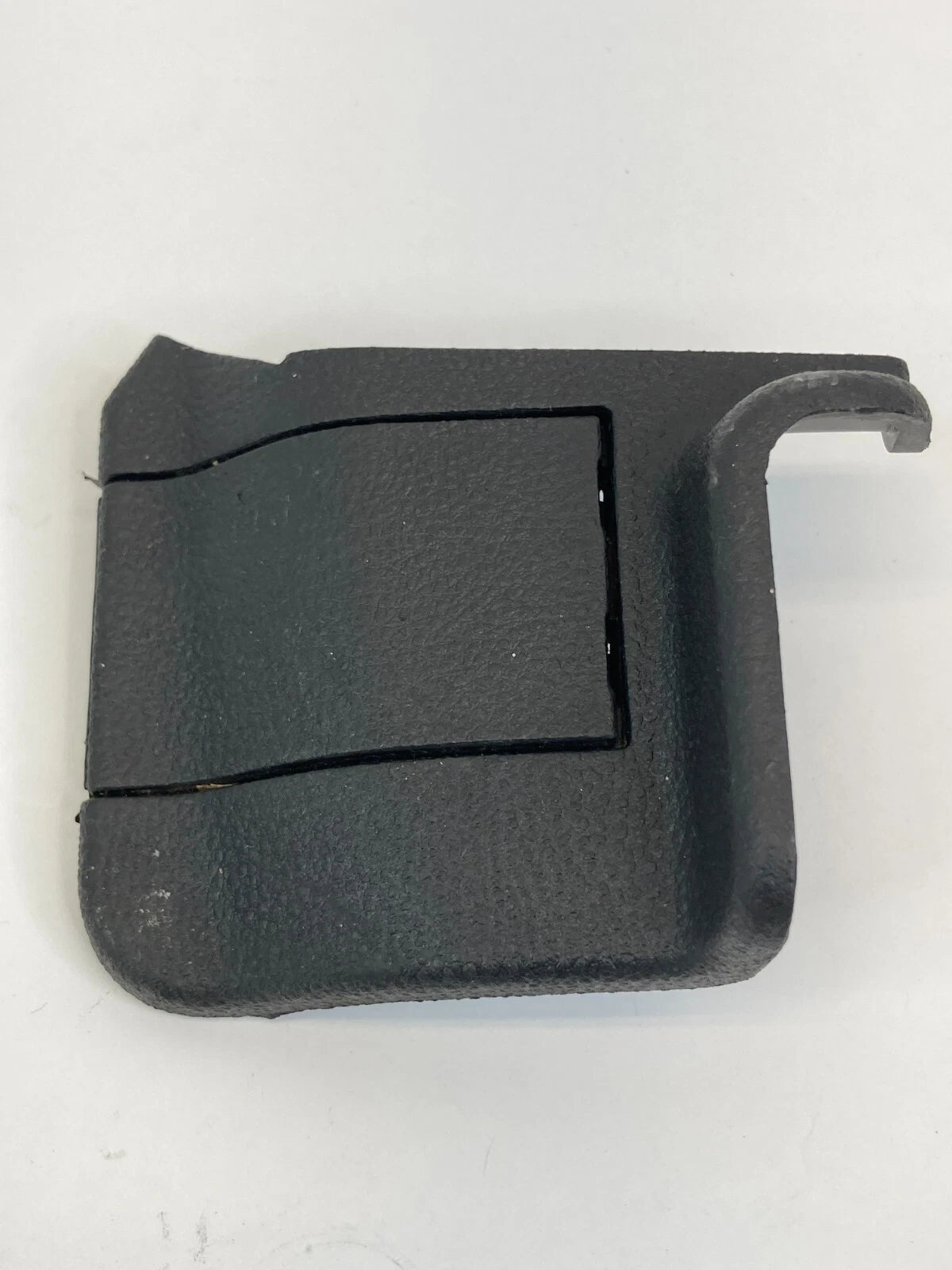 2010-2017 CHEVROLET CHEVY EQUINOX LOWER RIGHT SIDE FLOOR BOLT COVER CAP TRIM OEM