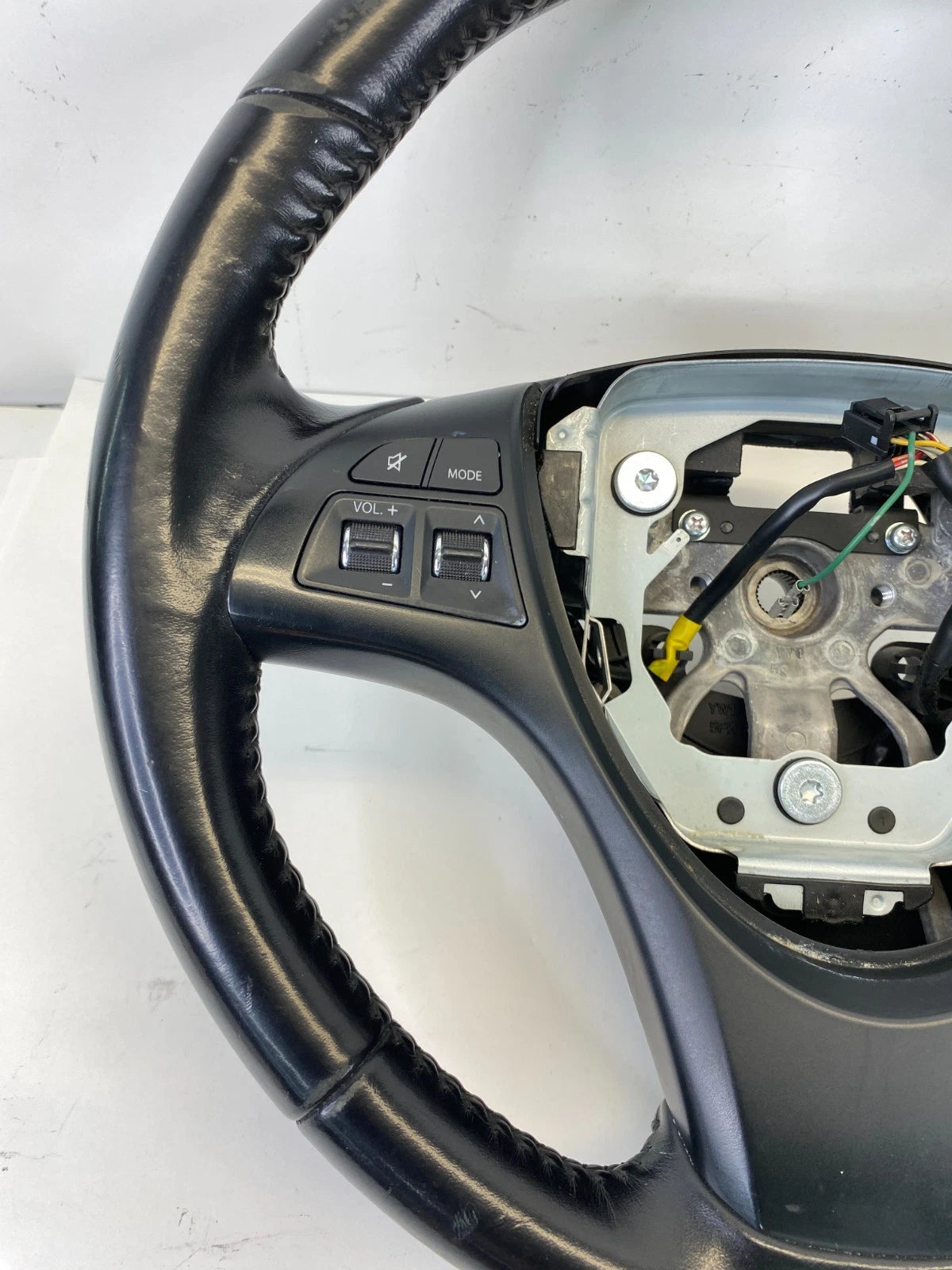 2010-2013 SUZUKI KIZASHI STEERING WHEEL WITH AUDIO & CRUISE CONTROL LEATHER OEM