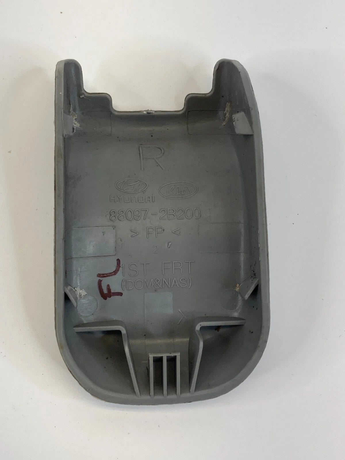 07-09 HYUNDAI SANTA FE FRONT RIGHT SEAT RAIL TRACK MOUNT COVER 88097-2B200 OEM