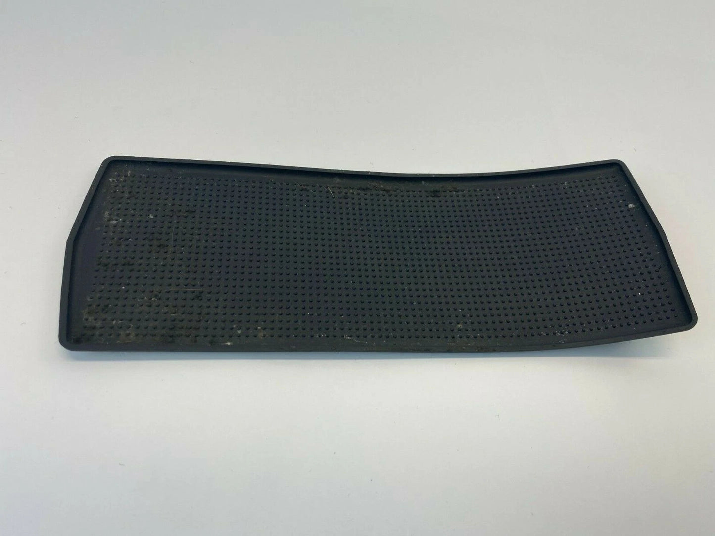 2002-2007 SATURN VUE CENTER CONSOLE INSERT RUBBER MAT LINER 52685 OEM