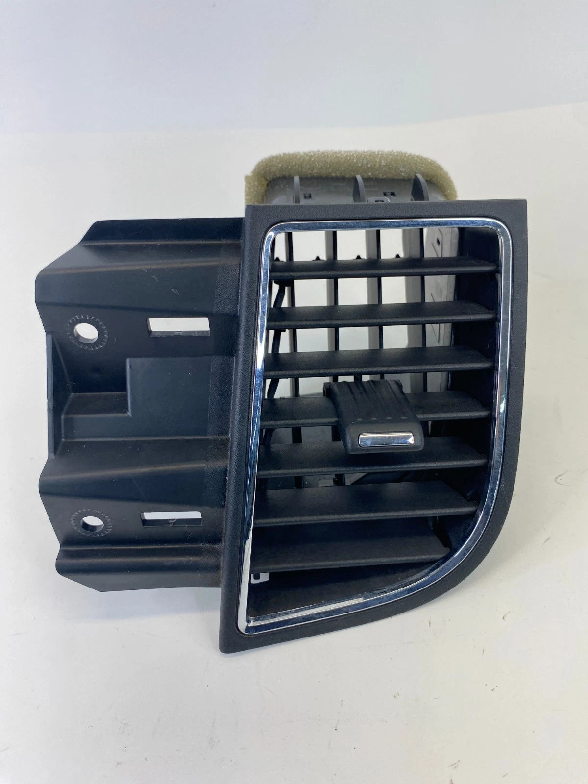 2013-2019 Ford Taurus Dash Right Side AC Air Vent G13-54046B30-A OEM