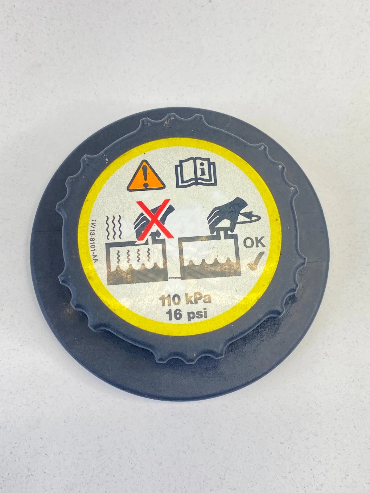 2006-2009 FORD FUSION RADIATOR COOLANT RESERVOIR TANK CAP 1W13-8101-AA OEM