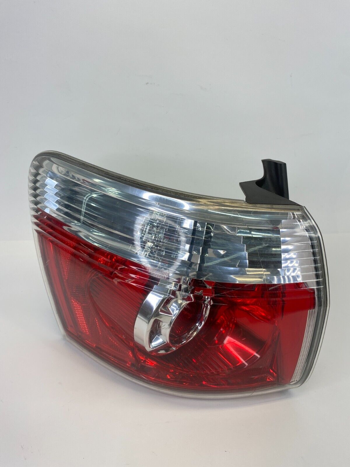 2007-2012 GMC Acadia Left Driver Side Tail Light Outer Taillight Lamp 20912757