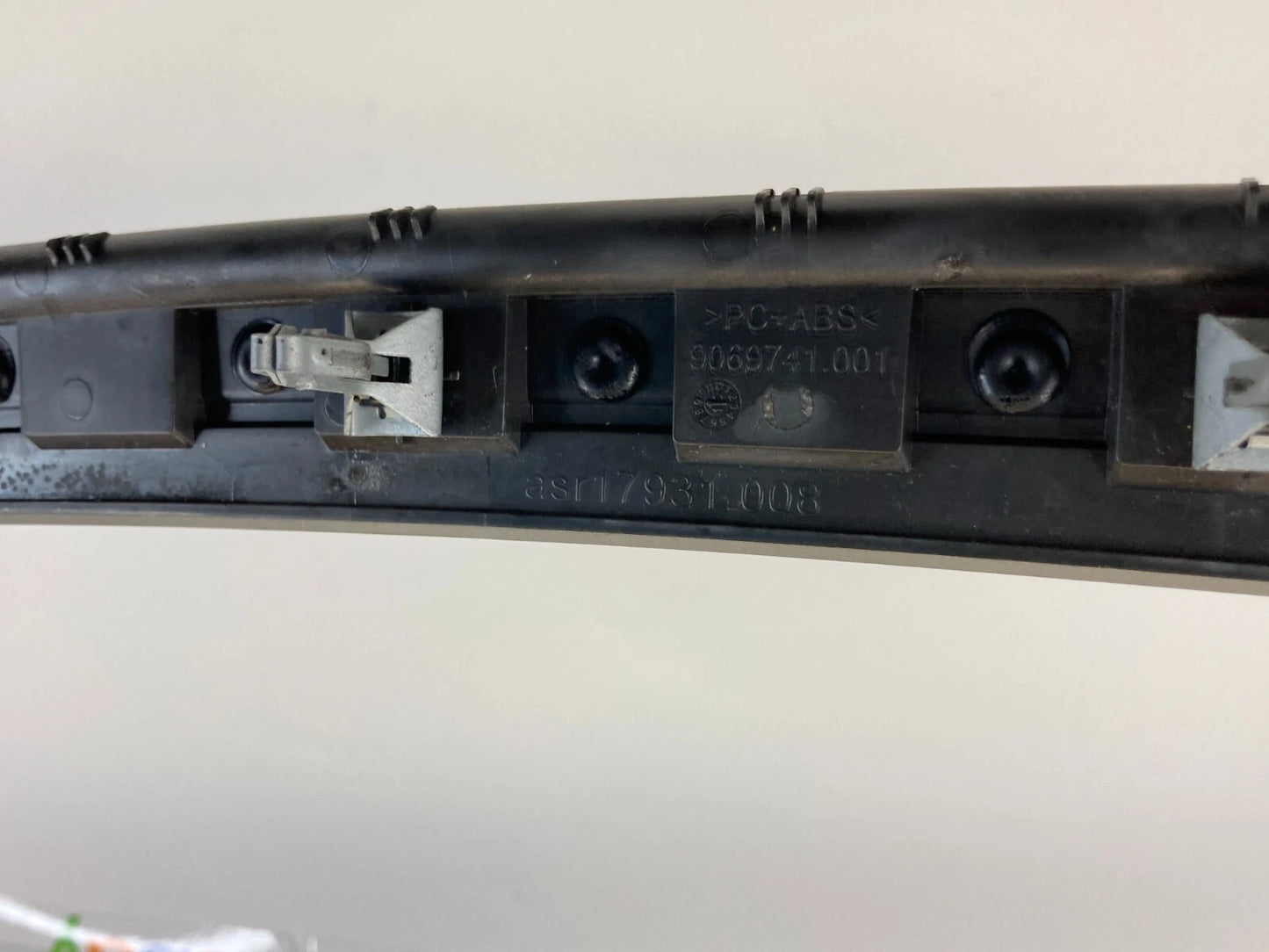 2010-2013 BUICK LACROSSE FRONT DASH TRIM PANEL WOODGRAIN LIGHT WIRE OEM 9069741