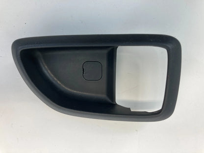 10-13 KIA SOUL FRONT RIGHT SIDE INNER DOOR HANDLE COVER BEZEL TRIM 82611-2K100
