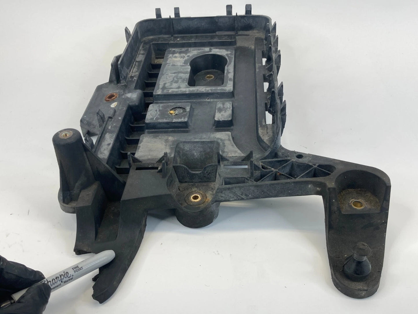 2005-2018 VOLKSWAGEN JETTA GOLF BEETLE BATTERY SUPPORT TRAY HOLDER OEM FACTORY