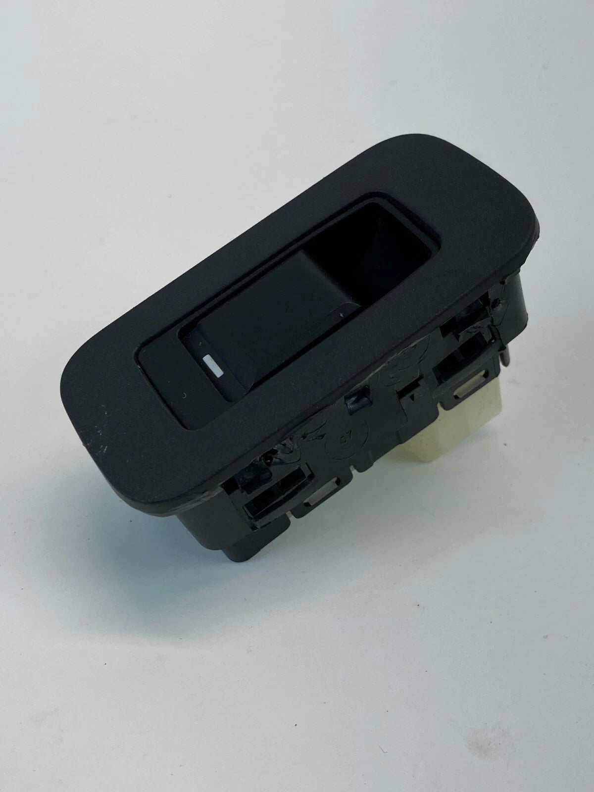 2006-2010 DODGE CHARGER REAR LEFT DOOR WINDOW BUTTON SWITCH 04602787AA OEM