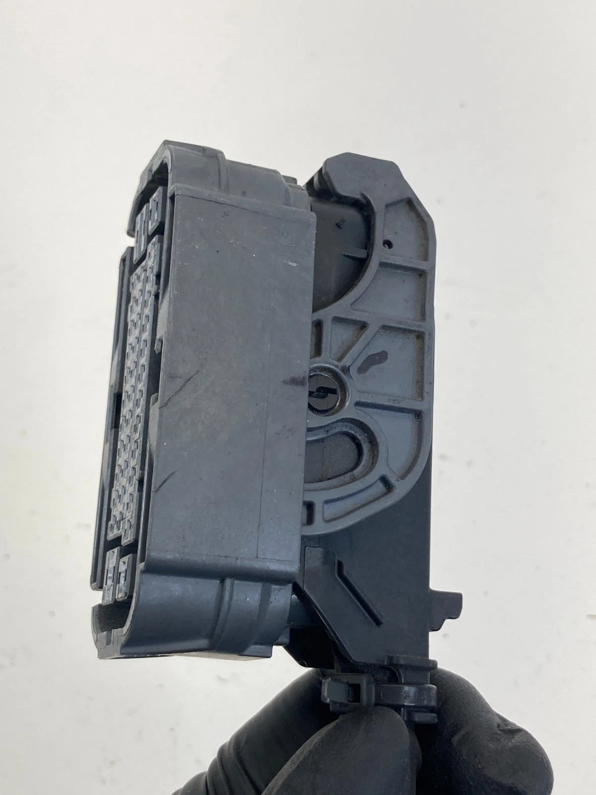 2013-2015 Hyundai Elantra GT 1.8L L4 A/T ABS Anti Lock Brake Pump Plug Connector