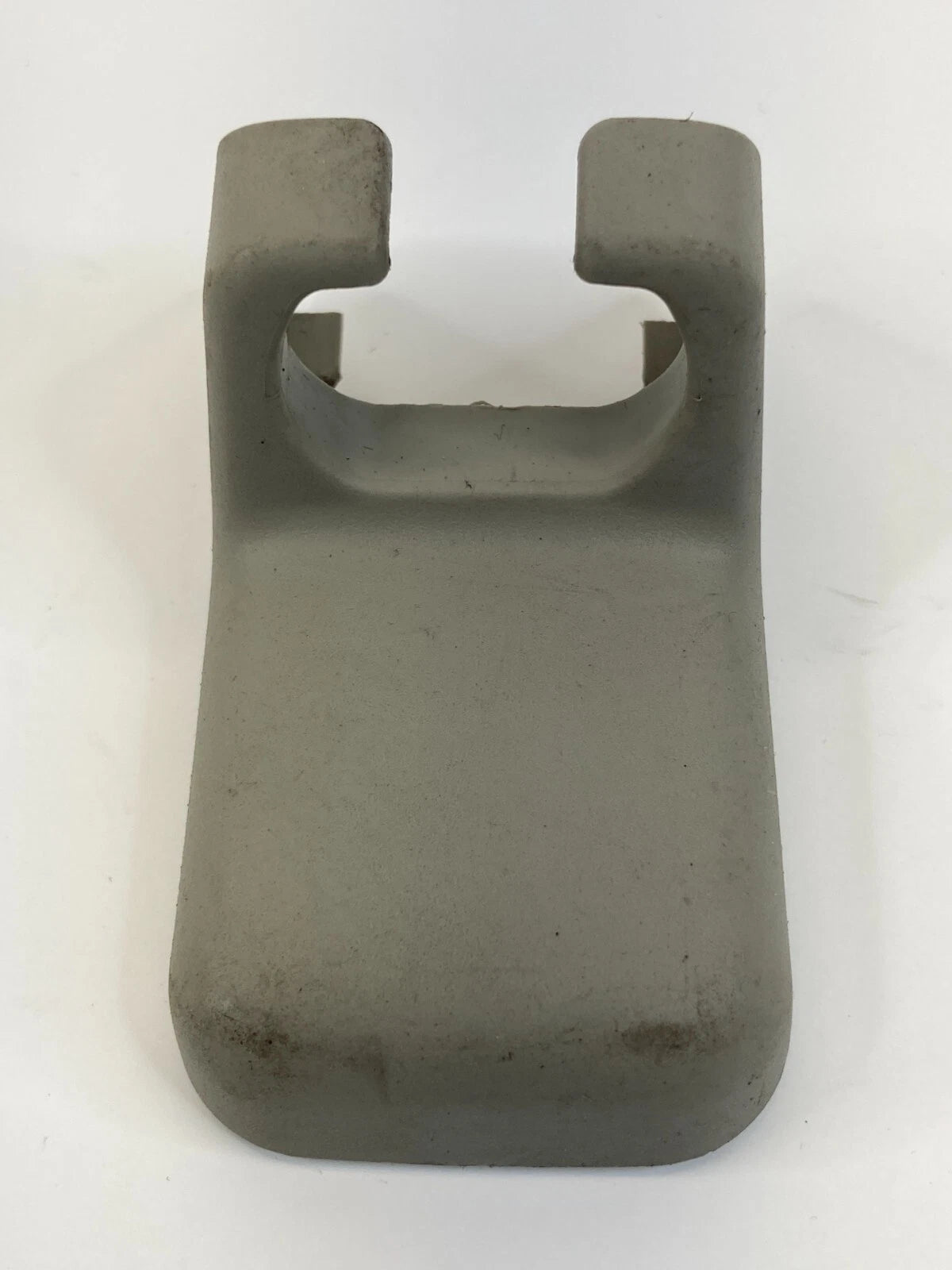 04-09 TOYOTA PRIUS FRONT RIGHT SEAT BACK TRACK END COVER CAP TRIM 72137-47030