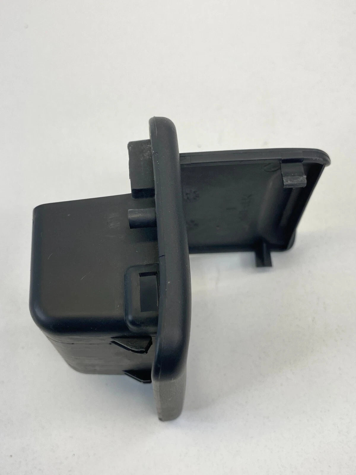 2011-2014 HYUNDAI SONATA REAR DECK SEAT CHILD SAFETY ANCHOR HOOK COVER CAP TRIM