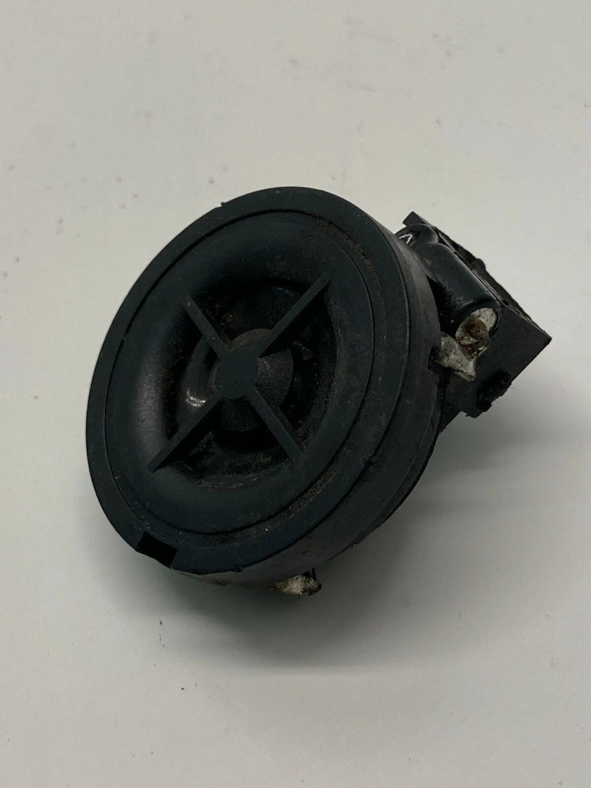01 02 03 04 05 SATURN L300 REAR LEFT SIDE DOOR SPEAKER TWEETER 90379282 OEM