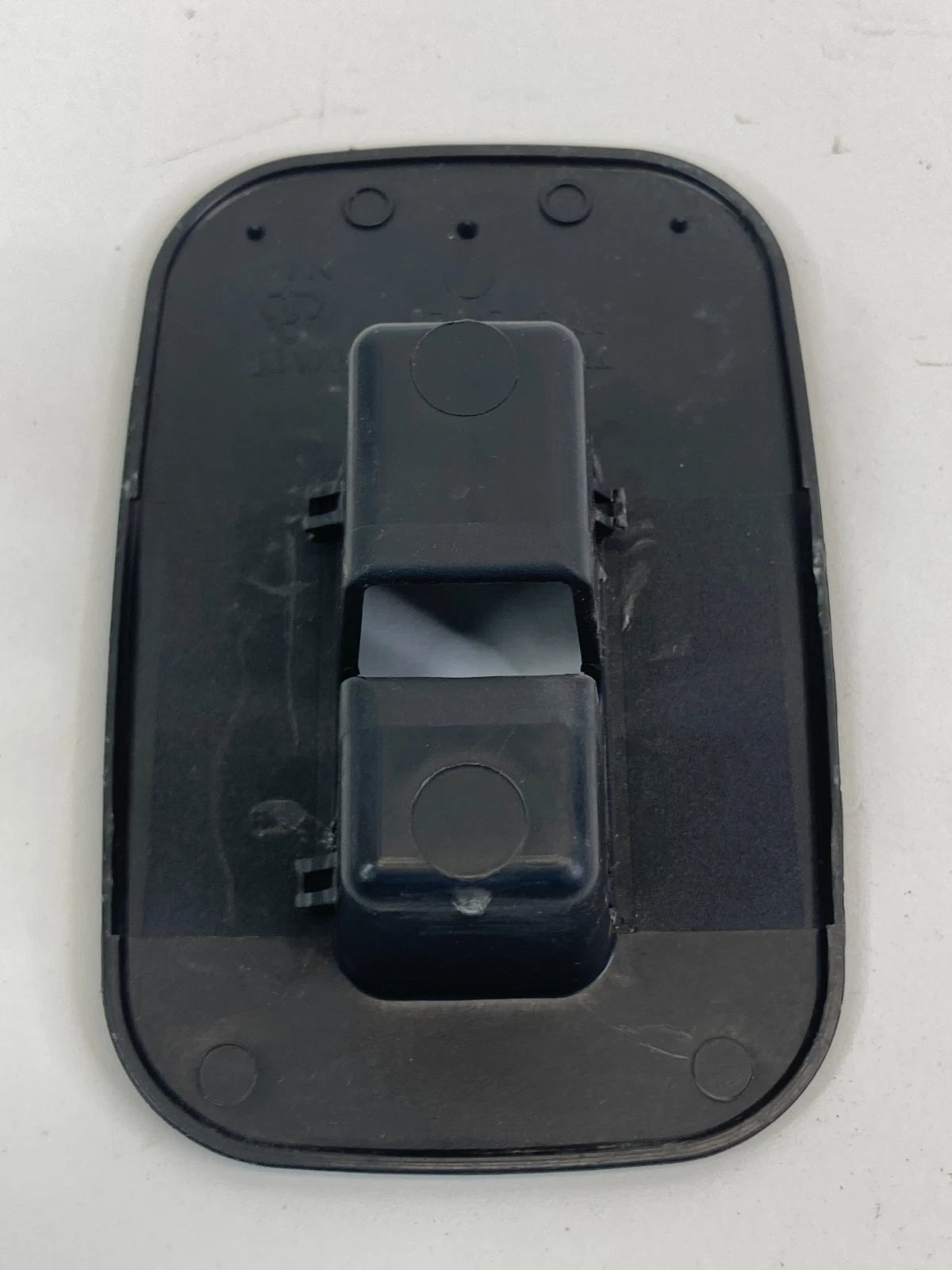 2010 2011 KIA SOUL REAR DECK CHILD SEAT ANCHOR CAP LID TRIM BEZEL 89391-2K020